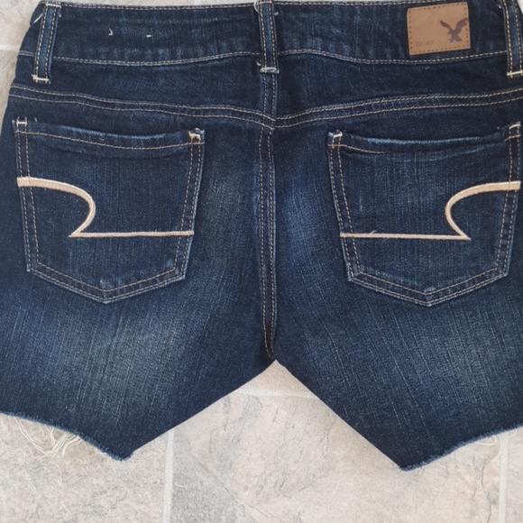 Women's jean shorts - Picture 3 of 3